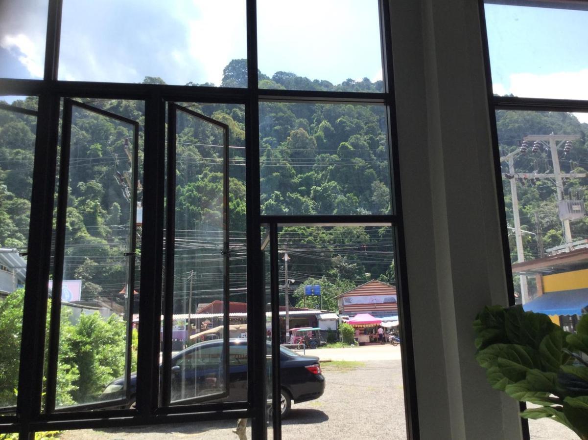 Wake Up @Lanta Hotel : Cafe Ko Lanta Екстериор снимка